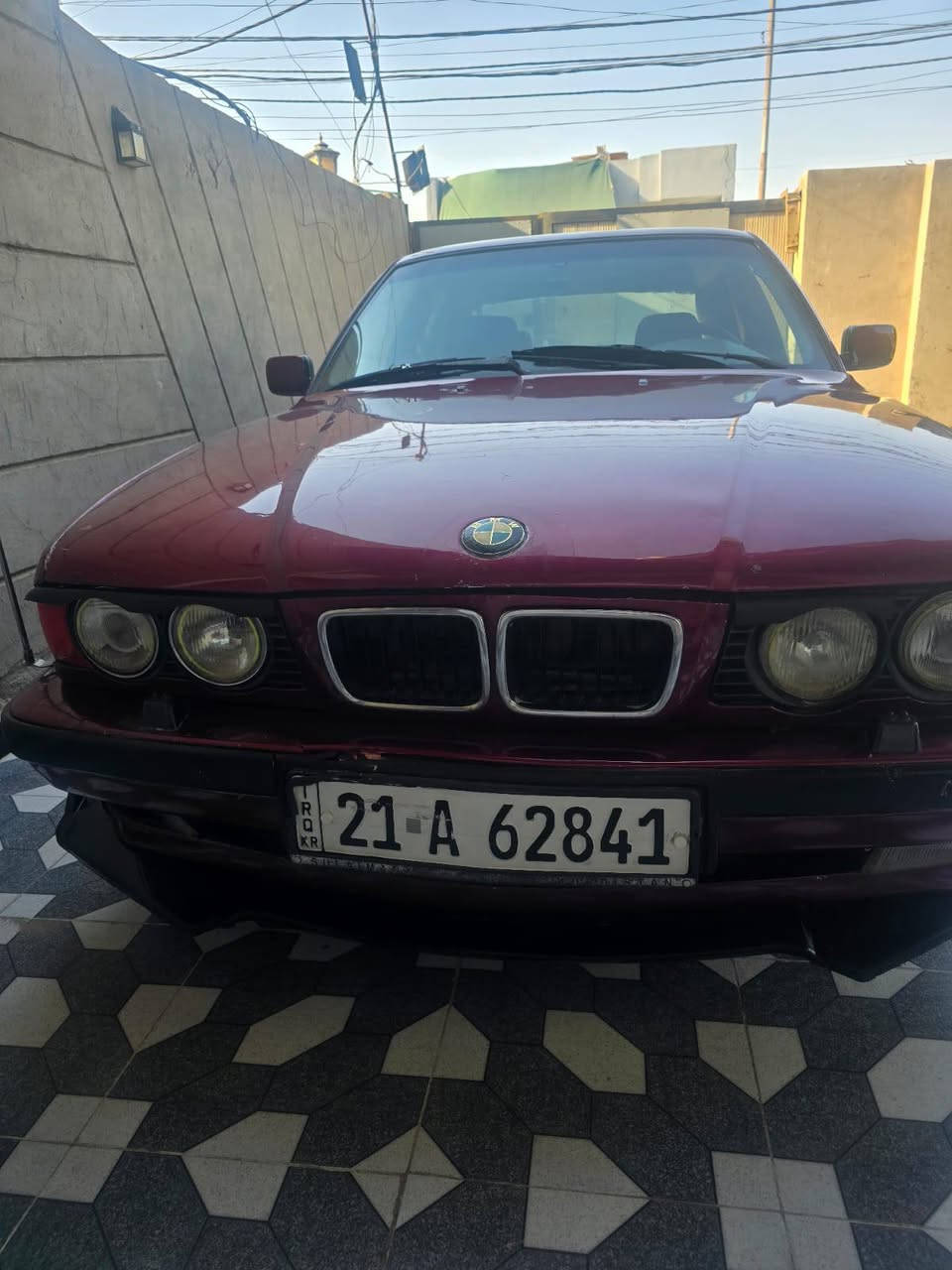 سلامو عليكم بي ام 525محرك مسكر عدل كير أو محرك نضيفات موديل 90 بسمي السياره تحويل ثاني يوم اكهربياته كله شغاله ما بيه اي نقص سياره جاهزه من كلشي داخل مدوشم كنتاره هنه والبيطاين مصروف عليه السياره ما بيه نقص برقي رقمي ***********  52 وبيه مجال الشراي
