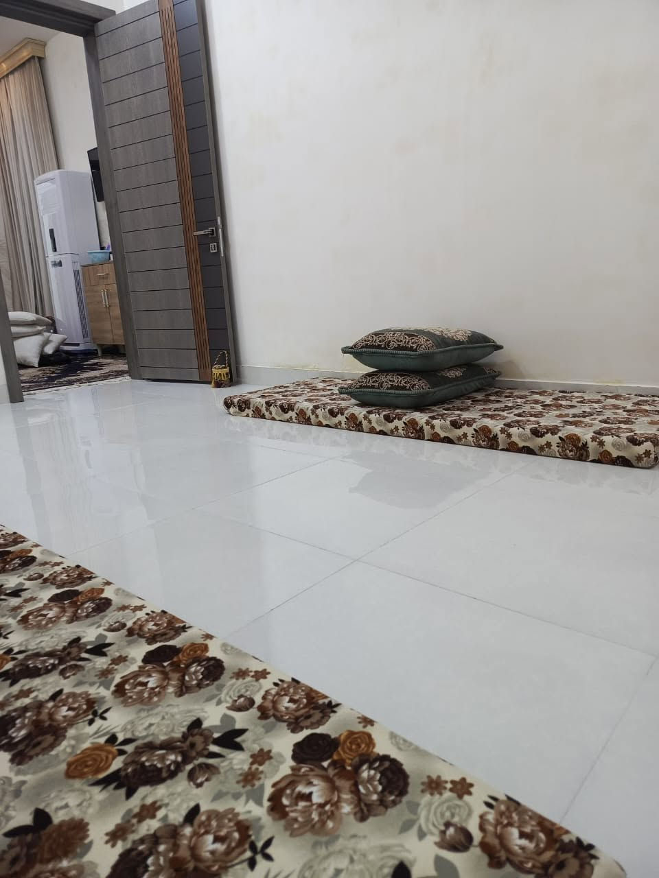 مشتمل للبيع بناءَ ٢٦
المساحه ١٢٥ متر
شارع ١٢ نافد على الأربعين رابع بيت عن الأربعين ب١٦
بناءَ طابوك فول السعر ٨٨ مجال اتصل
على الرقم *********** او *********** مكتب الجامعه ٥٤

