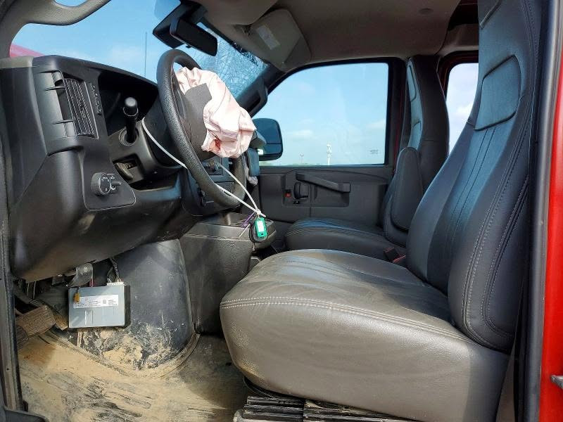 2025 CHEVROLET EXPRESS DELIVERY VAN
السعر بيع مباشر من المزاد   :   49 $
تاريخ المزاد  :  2026/9/23
الحادث  :  موضح بالصور
حالة السيارة  :السيارة تعمل و تسير
 ((  مكان السيارة في امريكا   ))
بإمكان ادخال السيارة على كتاب شهداء
((  يكون حساب الجمارك و الضريبة على مبلغ الفاتورة للسيارة  ))
مدة النقل من امريكا الى العراق 60   يوم  (( يتعهد المكتب بفترة النقل ))
للشراء الحضور الى المكتب في العنوان المذكر بالأسفل مع جلب عربون 
مكتب همام كريدي لمزادات السيارات  
شراء و نقل السيارات من امريكا للعراق
العنوان  /  بابل - حله - شارع الجمعية
اهلا وسهلا بيكم من الساعة ٣ الى الساعة ١٠ مساءاً
***********
واتس اب
https://wa.me/message/BEZOHX2I6NQDD1
 
 
#مزاد #كوبارت #iaai #وارد #امريكي #عقبة #ميناء #بيع #شراء  #استيراد #نقل #الحره #تخليص #تعقيب #كيا #هونداي #الزرقاء #الاردن #بلسايد #تولورايد #النترا

نص مكتوب في الصور:
- 78715166
- 60151166