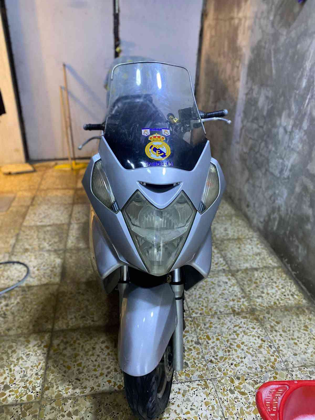 سلفر ونج لبيع دراجه خير من الله كفر كدام عينك دراجه عوزه فج خلفي ودامت كلجات  
قايش جديد بس ما مصفره  كهربائيات كله شغاله
عنوان عبيدي رقمي *********** تايرات جدد سعر 11 ورقه ونص بيه مجال لطيبين
