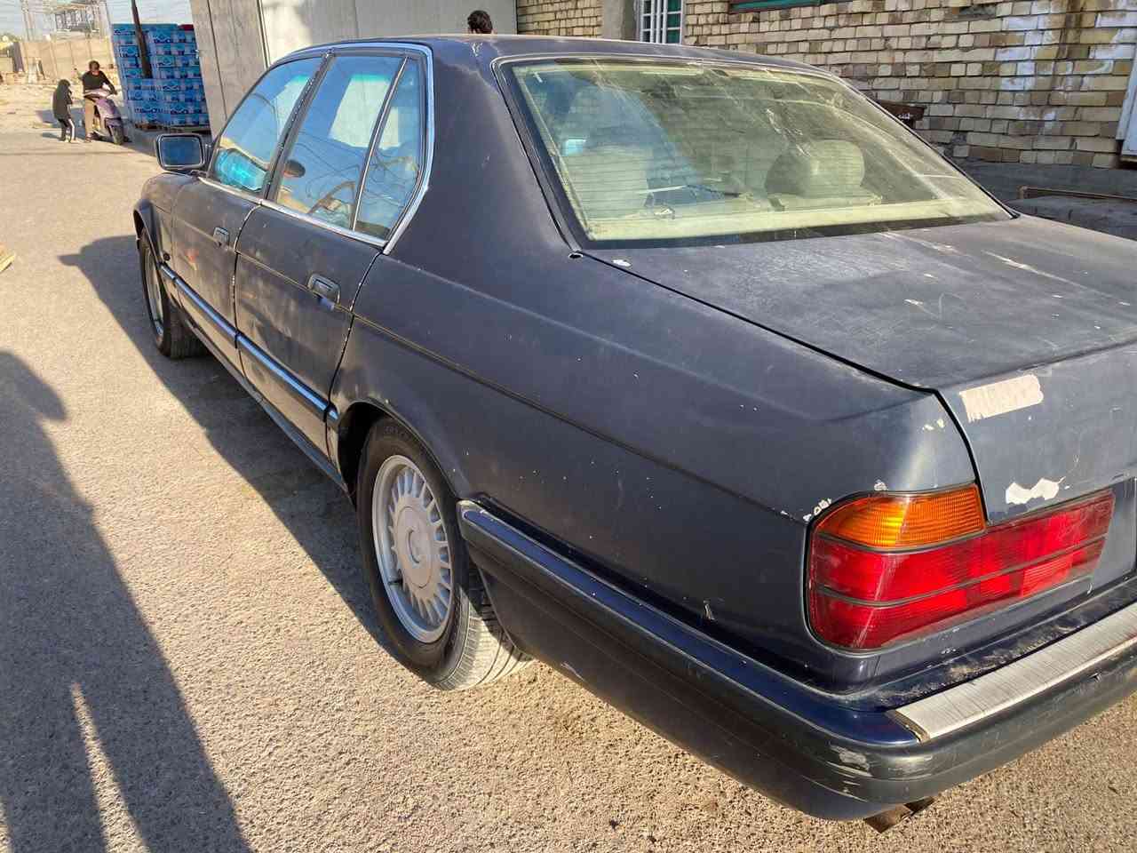 السلام عليكم بي ام 735 ...لون نيلي
اصل سنويه وبليته موديل 1992 رقم ديالى سنوية 2028 مشروع وطني تراي سياره يخبل كلش ناعمه وصافيه وشلعه شك الكاع 

 هزه جديده راعيها بغداد شرط التحويل ماكو اي مشكله كير مكينه مكفولات شرط جدد تاير ويل لك جدد باتري توني شاده  كهربائيات السياره من رقم لرقم ع وضع شركة مملعوب بيهن حته كلوبات نفاضه وجكمجه شغالات عالي ناصي زنون لايت يخبل حماوه ماكو انسه 
شاد راديتر وكلج الماني بلادي  مي راديتر زيتي صدر خلفي وامامي سويته بيدي نفض كله جديد اي خياس مابيها جنطتها نضيفه وقطره خياس ماكو  ..
...مكان السياره بابل المسيب .. السعر ٢٧ وبيها مجال قليل ..***********
