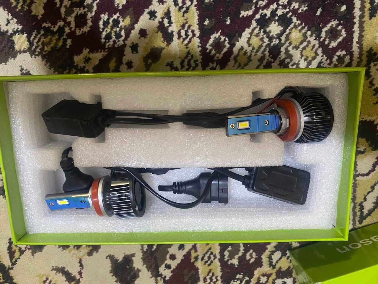 لايت زنون جديد بس بي فيشه مقطوعه موجوده كامله
معروض ب 40 وبي مجال بصيط ***********

