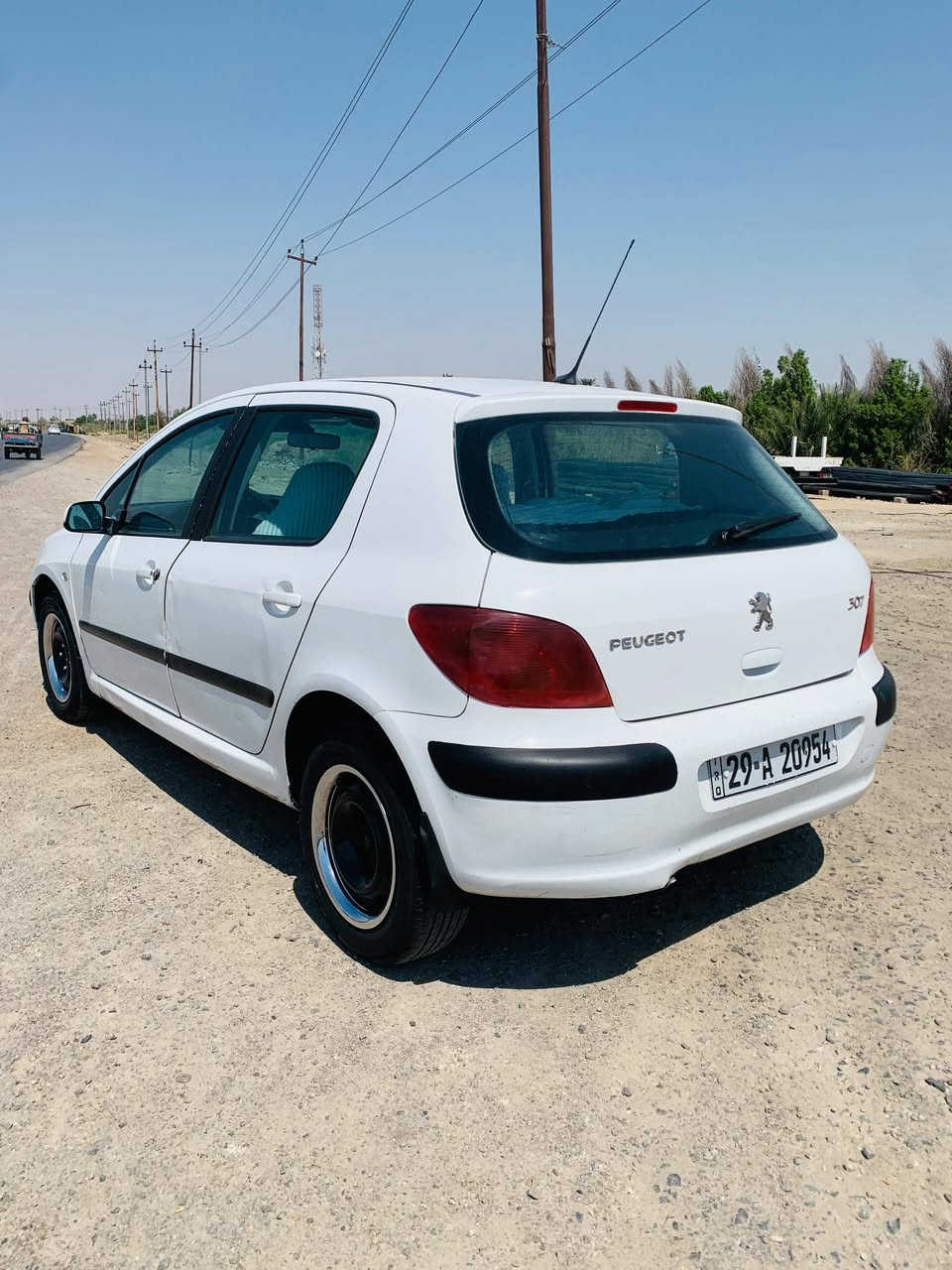 ها الحلوه موديل 2005
نضيفه وجديده وحلوه 
محرك وكير كورلا بيكاتشو 
تخم تاير وحدايه جدد
تبريد مامربوط وغراضه كامله 
كهربائيات شغاله 
دواخلها نضيفه 
ورقم واسط انكليزي 
العنوان واسط الكوت 
السعر 39 وبي مجال بسيط 
***********
