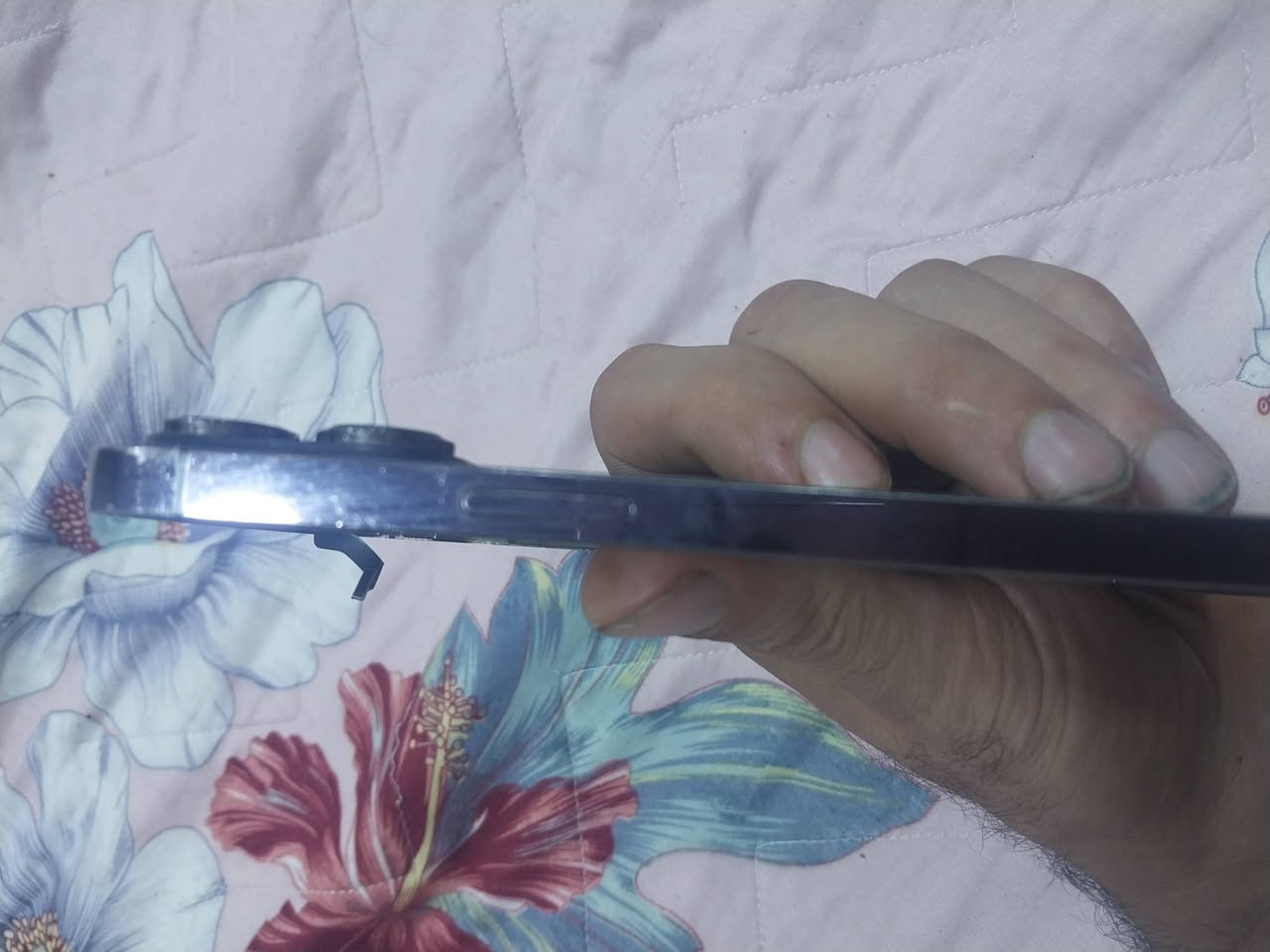 شاصي ١٤ برو ماكس للبيع اصلي بس شخوط بسيطه مبينه بالاصوير قيم واخذ مكاني بصره ***********
