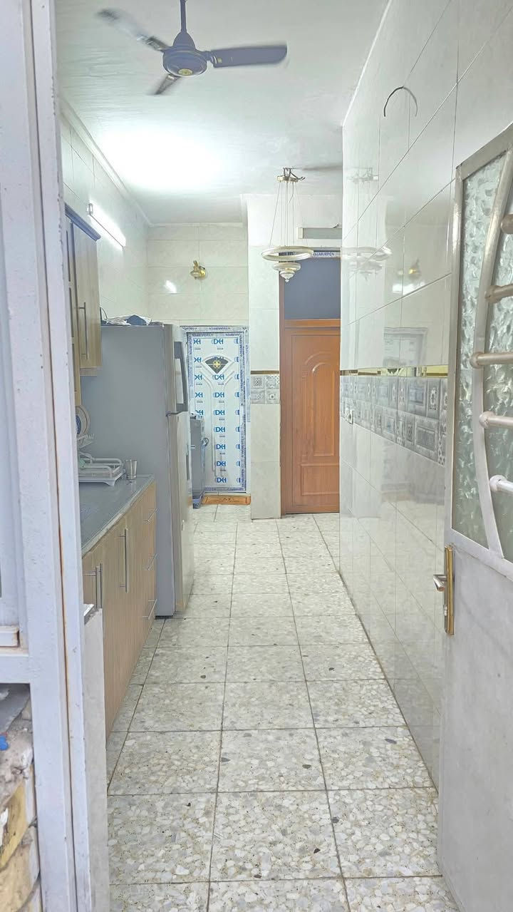 بيت للبيع تجاوز قرب مخبز روعه ام الكبر  المساحه ٨٠ الواجه ٦. طابق واحد ***********

نص مكتوب في الصور:
- الدار للبيع
- ***********