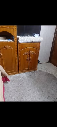 خشب • مستعملة سنة • قابل تفاوض