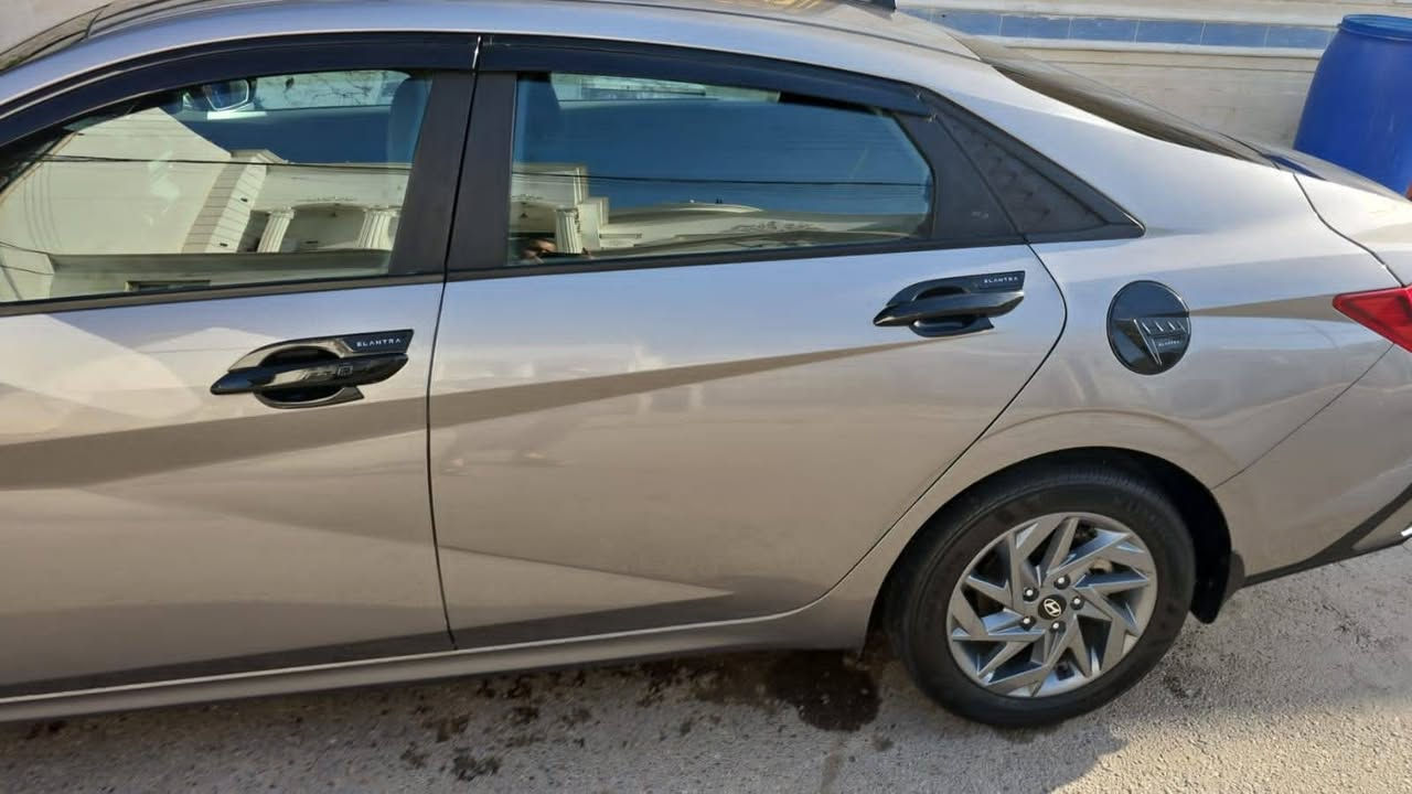 للبيع النترا 2024وارد امريكي نص فول 
محرك 2000 دوش ماشيه 19 الف

بيه صبغ اقل حزام ابيع حزام 

سوانارهه موجود 
السعر 125 وبيه مجال
الاتصال على ***********
