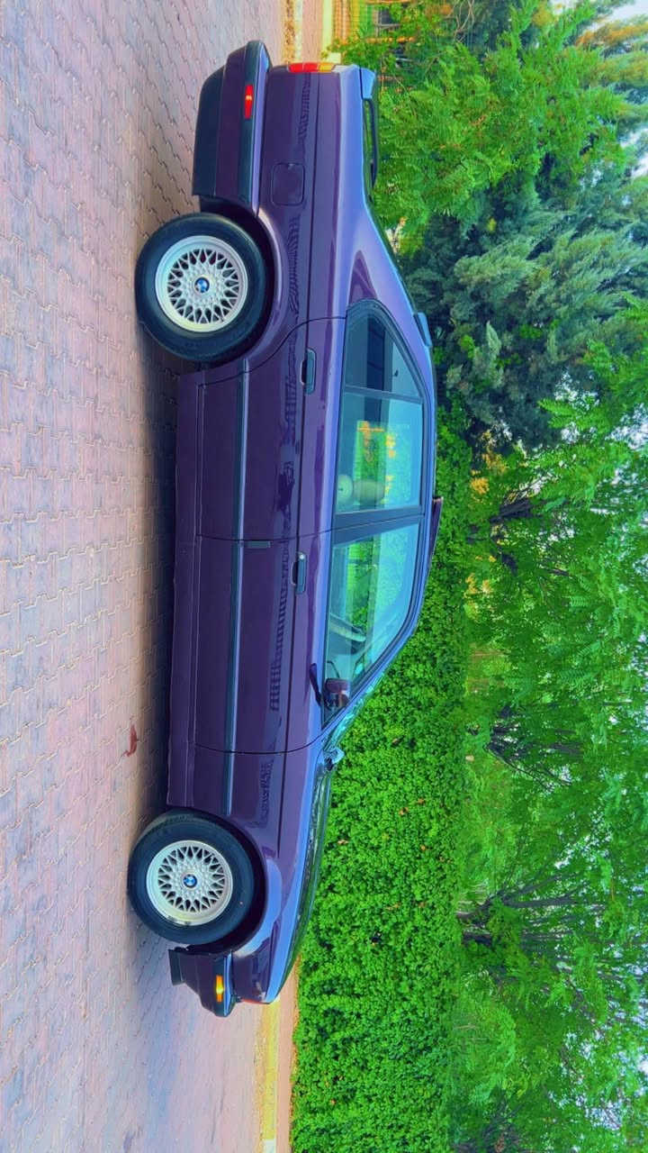 سلام عليم BMW/525i/موديل 1992 موصفات فول فول كير و مكينة شادلها مال حاوية جديد ب شرط تخم خلفي امامي جديد كهربائيات كلها شغال دعامية لدعامية موصفات 4 جامات كهرب سلايت شغال طگتين اكشانها جلد و هيتر سيارة مصبوغة عام لجمالية صارلها اسبوع كنصبغهن رقم دهوك شرط تحويل سعر السيارة 59 ورقة عليها غرامات/8 ورقة تجاوز السرعة ينزل من السعر 
عنوان السيارة: قظاء عقرة - قريب عن موصل و اربييل
رقم كورك/*********** موجود واتساب
رقم اسيا/*********** اكر, نينوى
