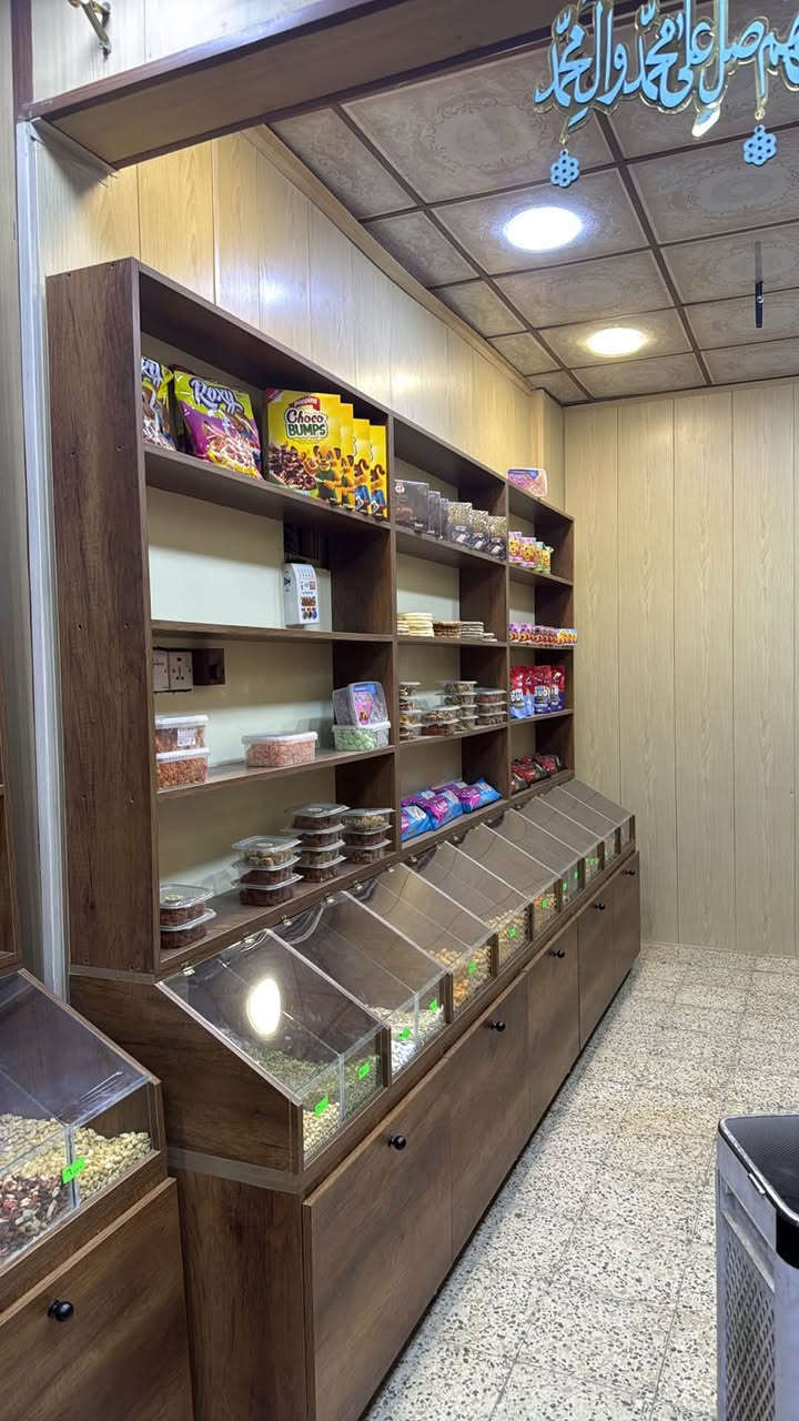 السلام عليكم من رخصه الادمن
عرضات كرزات عدد 3 ارتفاع 220 وعرض 3 متر 
عارضه كرزات صغيره ارتفاع 189 عرض  متر للبيع استعمال 4 اشهر  السعر مليون وبيهن مجال بسيط
مكاني بغداد الامين 
التواصل على الرقم ***********
