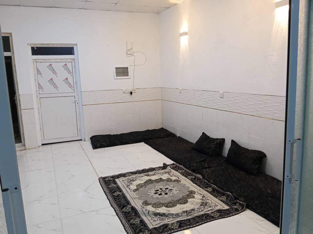 بيت 100 متر اربيل كاني كلي طريق بنصلاة خلف قلات نوي سعر 160 ورقه ومجال بيت كامل كهرب رونكي 24 ساعه 2تانكي سيتم كاميرات *********** أربيل, العراق
