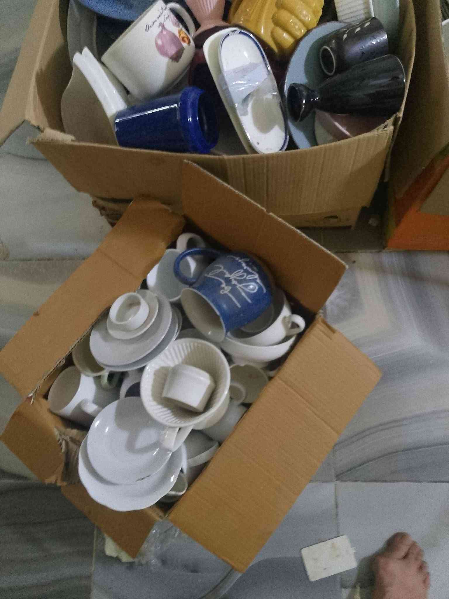 بنات منو تأخذ تعرفوه شلعة مواعين أوربية ملون وسياحي ماخذته ب٦٠٠ واريده ب١٥٠ مكاني ديوانية عدد فرفوري ٣٨٠ قطعة أكثرية خشن
