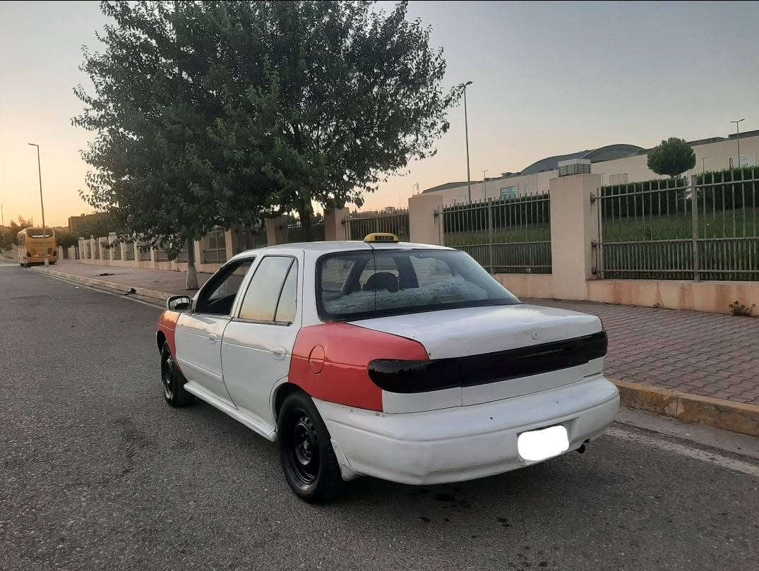 کیای سیڤیا تەکسی
مۆدیل 1996
مەکینەی 8 و بخە
گێڕ عادیە
جام کارەبایە
سوکان پاوەرە
ئاڕمی پلاستیکی هەولێرە ڕەقمی هەموی موتابیقە
تەنها کەمێک تەوقڕەقی تیایە
نرخی 25 وەرەقەو کەمێک مەعاملەیە
شوێن سلێمانی
***********
