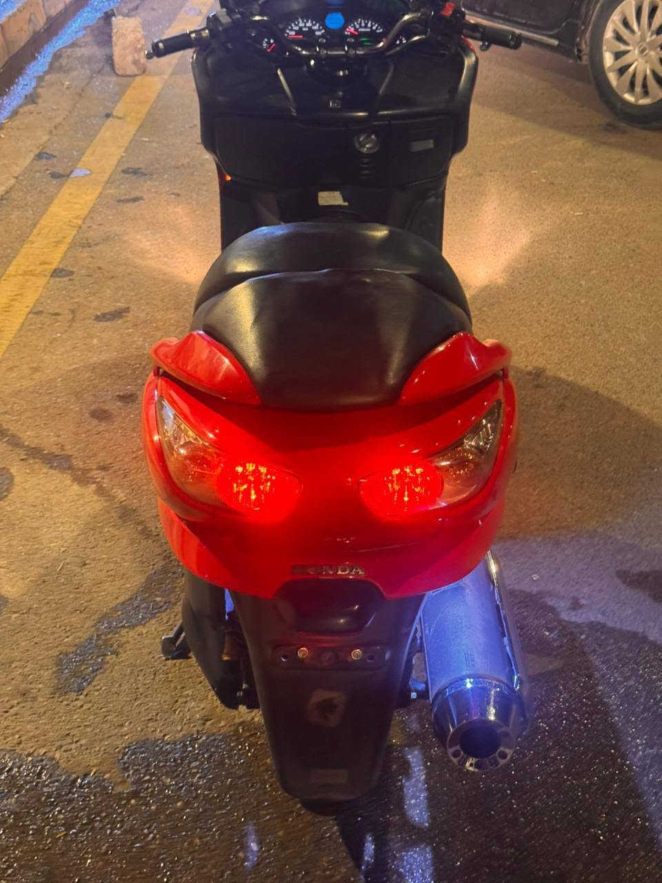 السلام عليكم للبيع فورزه 0.9 درجه نضيفه ومال جناي كلشي مابيها وكلشي مايعوزها مكينه شرط كير شرط وشغال 4تحويلات7نمر معدل140 كهربائيات شغاله عل وضع  البلاد درجه مال جناي بس دهن وبانزين وترايك وين مايعجبك السعر1200 وبيها مجال طلع ملاحضه الدرجه بدون اوراق بس ليريد اسويلا مكاتبه مكاني حمام العليل 
***********
***********
