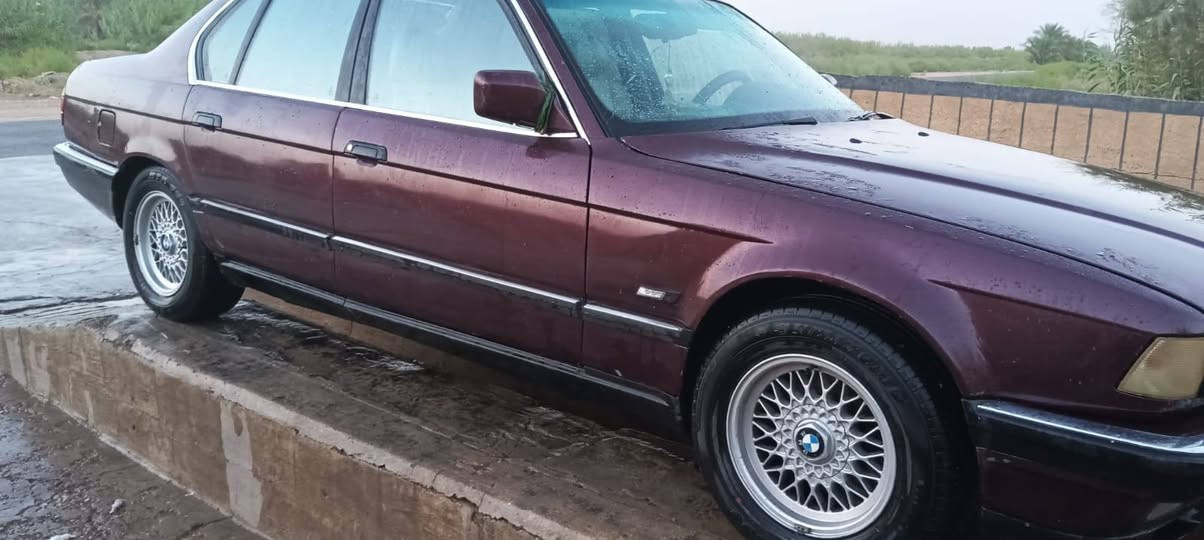 السلام عليكم بي ام دبليو 740i موديل 1992 السياره جاهزه من كلشي من الدعاميه لدعاميه بيه فقط جراد بلبنيد والقماره.. دبل جام.. تبريد ثلج منظومه كامله جديده .. الحداديه من الدعاميه لدعاميه كامله قبل عشرة أيام مبدله..عربانه واكسل وكاردن كذالك جدد.. رقم بغداد تحويل ثاني يوم
الرقم : *********** مكان: السياره محافظة بابل السعر(55)ورقه وبيه مجال للأستفسار اكثر الاتصال على الرقم
