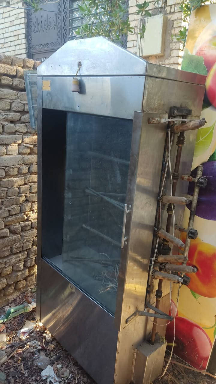 اعادة نشر بسبب الوعود الكاذبة غراض مطعم للبيع مكان نجف كوفة 

 ‏‪***********‬‏

دكتات وبوجات 10متر حجم 40 سم
مليون ونص
برادات 600عدد 2
كاشير كامل ملحقاتة نظام سبيدو 2طابعات مع ميز الكاشير مليون و50
حماية فنگر مع قلاية فنگر 300
سخان مع تانكي 150
شواية دجاج 550
حوض سنگ تركي 150
الاسعار بيهن مجال لتفاوض
