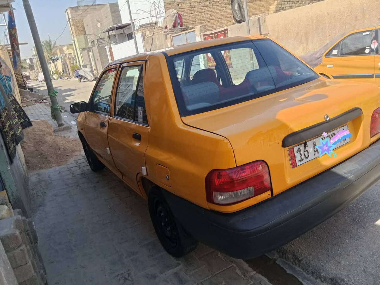 سلام عليكم سايبا موديل 24 رقم قادسيه مصفره هيئه وغرامات منضومة غاز بانزين كير ومكينه وحداديه وتبريد كلها شركه سياره مكفوله من ضربه وتبديل وصبغ فقط يم قبق البانزين بيها دحجه بسيطه واضحه بالصوره سياره جديده وناعمه السعر 56 وبيها مجال *********** مكاني الديوانيه
