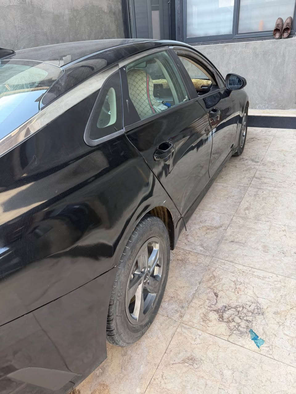 السلام عليكم كي فايف موديل ٢٢ معوقين بصره 

صور الحادث داخل المنشور 

محرك ١٦٠٠ تيربو 

تخم تاير حداده جديد 

جاهزه من كلشي السياره 

سعر السياره مناسب ١٠٧ 
وبيه مجال بصيط 
مكان السياره البصره شط العرب الجزيزه 

رقم التليفون 
*********** البصرة, العراق
