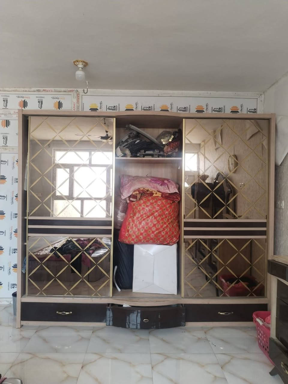 غرفه نوم للبيع العنوان الجاهزه
