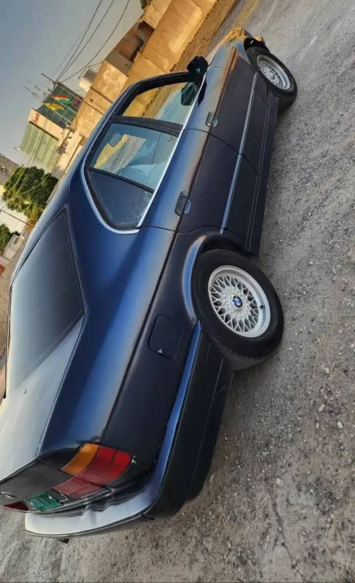 قوفلي 33ورقه تحويل وكاله شه رت
Bmwمؤديل 1993
525تؤماتيك فوله به س سيلايت نيه تحويل وكاله شه رت بئش و باش كه بس جوار تايه ويل نوئ ته قه و ره قه به شه رت كئر مكينه كاربايي به شه رت 
سحري 33ورقه قوفلي شوين روفيا بؤ معامله تيل مه كه سحر بلاش بلاش داناوه☎️*********** أربيل, العراق
