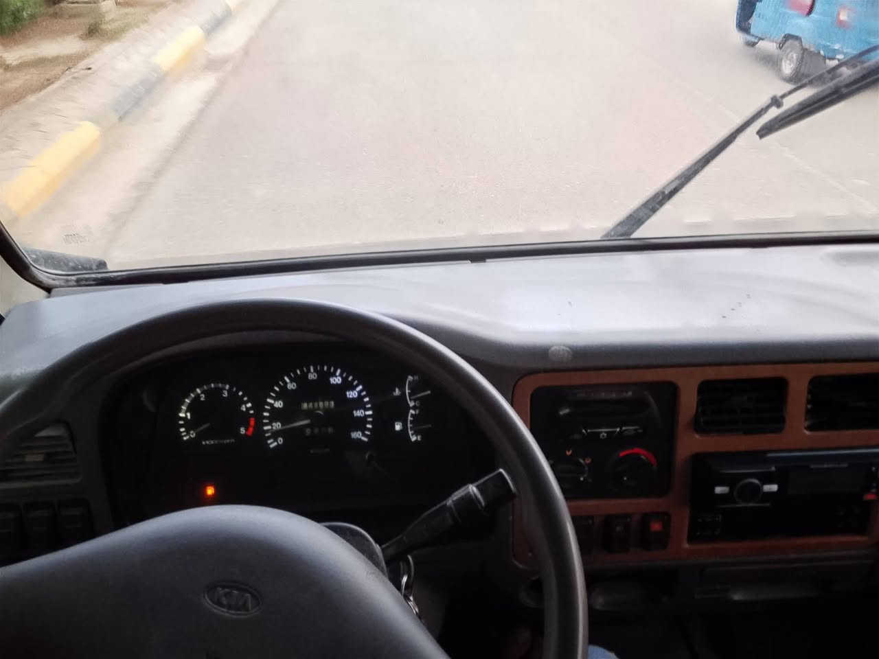 اسلام عليكم كيه حمل فونتيره موديل 2000 رقم بغداد نكليزي بسمي تحويل مباشر مكفوله كير واكسل وشاصي ومحرك السياره معروضه ب 56 وبيه مجال مكاني السياره واسط النعمانيه 
للاستفسار 
***********
