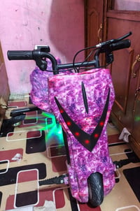 سكوتر كبير • بلوتوث • شحن يدوم
