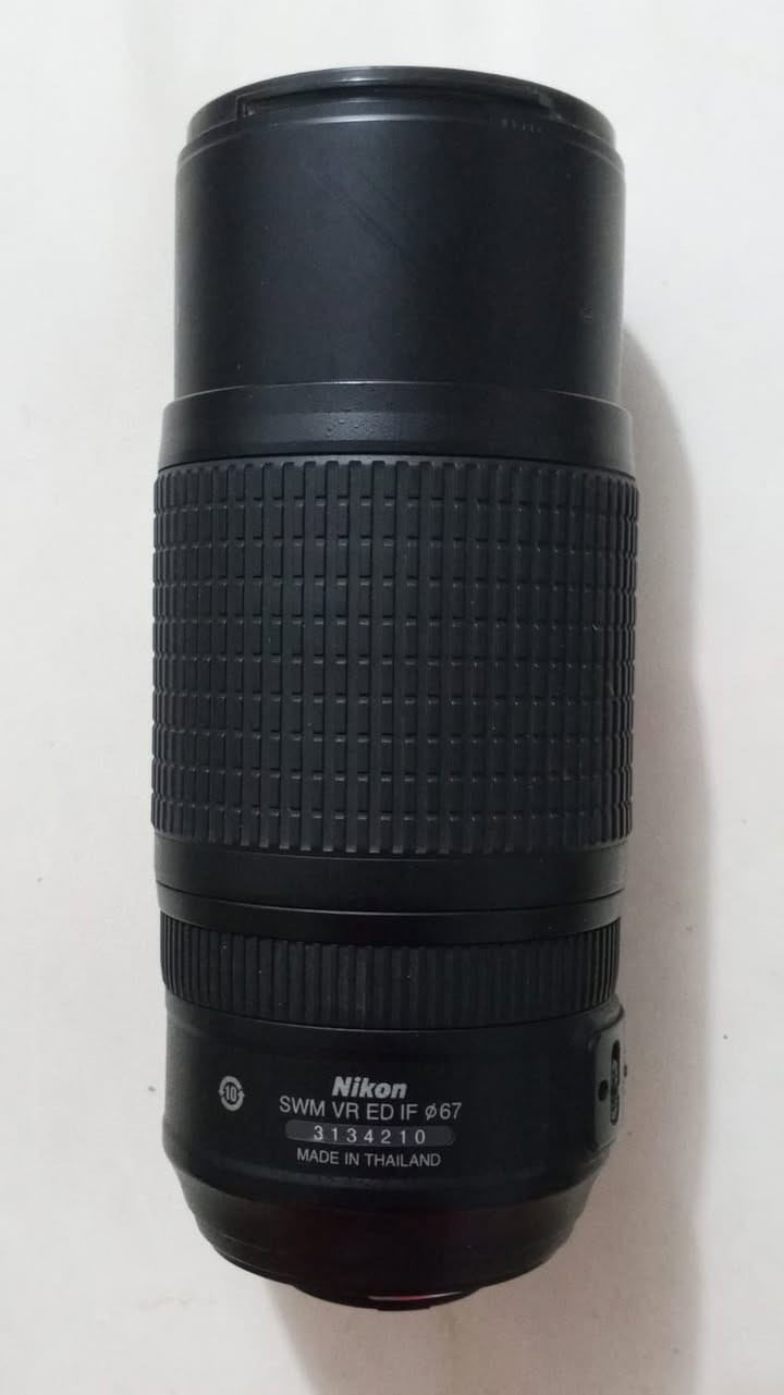 VR Zoom-Nikkor • ٧٠-٣٠٠مم • نظافة ٩٥٪