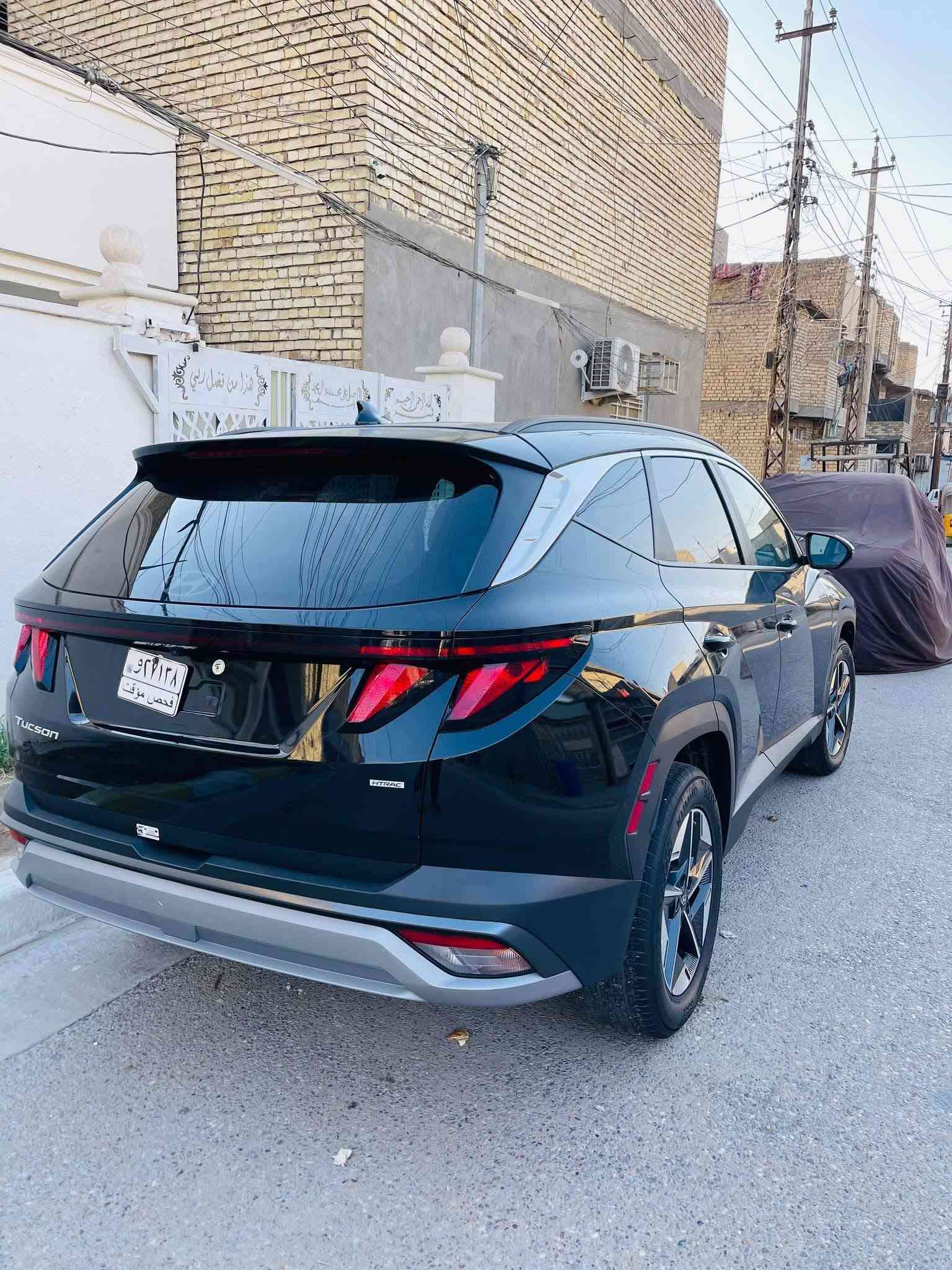 توسان مديل 2025شكل جديد وارد امريكي بدون ارقام  حادث خفيف بدون شاصي ولا لغد ولا دواخل مكفوله من دواخل بدون قطره صبغ مبدل بنيد وجاملغ مال تفصيخ نفس الون والقديمات جاملغ والبنيد موجودات سياره مابيه ولا زلغ ولا رصعه ابد   فول فول فول  موصفات عدا الفتحه جنطه كهربائيه ماشيه 21 جديده حيل سياره داخل سياره اوف وايت شاشه طويله سعرها 159 وبيه مجال بسيط مكان سياره بغداد الشعب
***********
