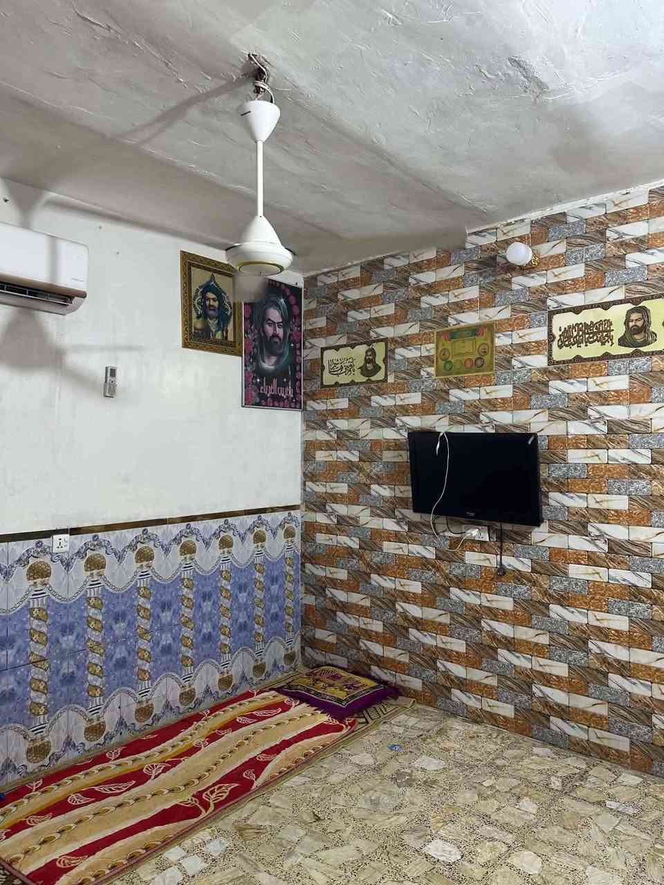 بيت ١٥٠طابو صرف تحويل ثاني يوم بسمي منطقه ال٤تلاف ثاني دربونه عن شارع العام قريب عل مدارس وسوك ومربع خير من الله ***********

نص مكتوب في الصور:
- +2
