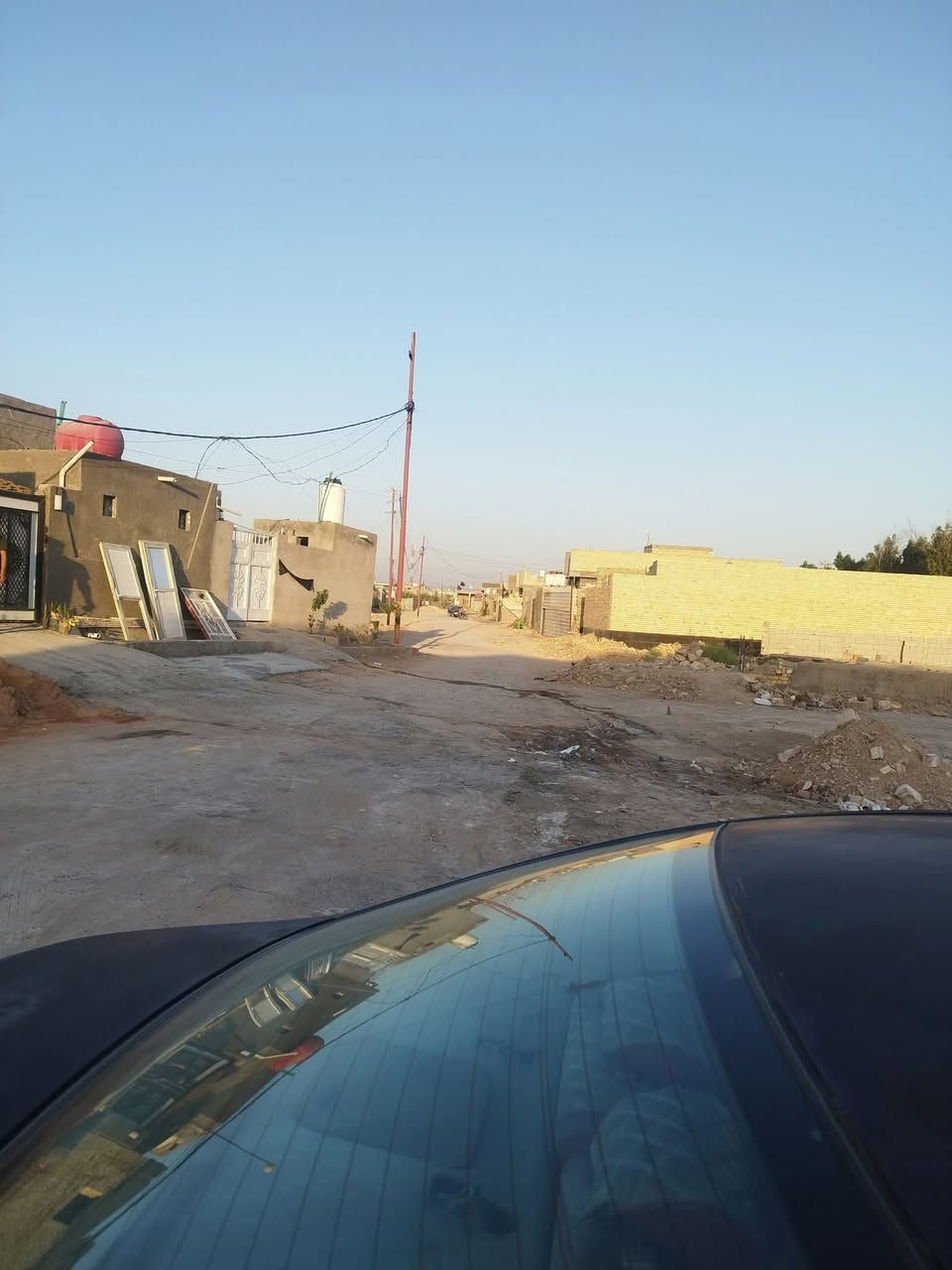 قطعة مساحة ١٥٠ متر زراعي
الموقع الجمعية  شارع حولي الحيرة 
نزلة ال خدام 

الاتصال على الارقام التاليه 

سلام الفتلاوي ***********
واتساب ***********
احمد الفتلاوي ***********
او مراجعة مكتب المعمار الراقي للعقار 
الكائن في حي الأعمار خلف مطعم ثائر الجبوري مباشرا
