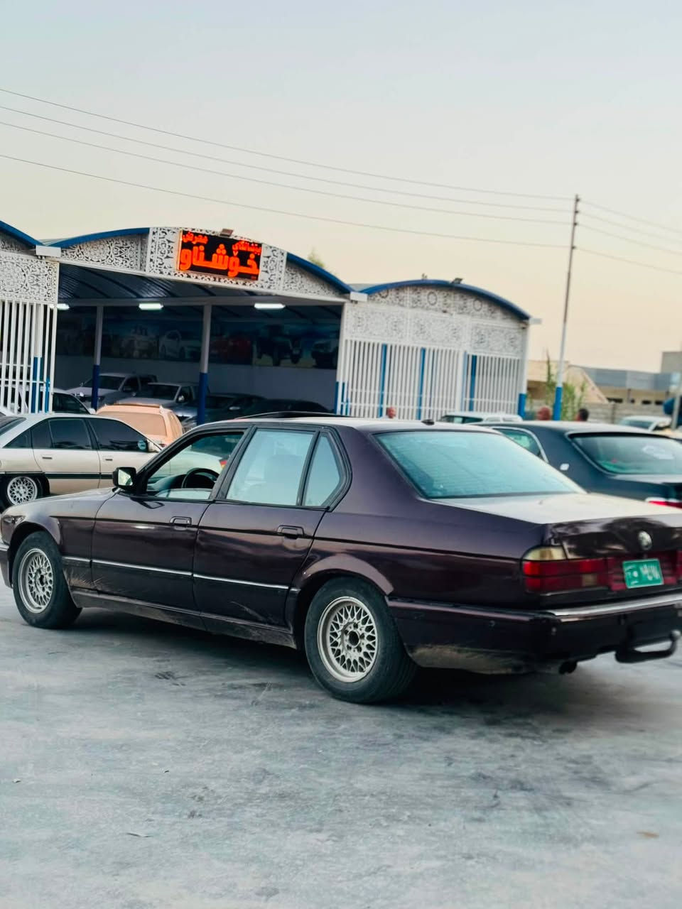 BMW740  V8    1993
ئاڕم پلاستیک 
سڵایت 
٤ جام کارەبا 
تۆماتیک
درع
***********
