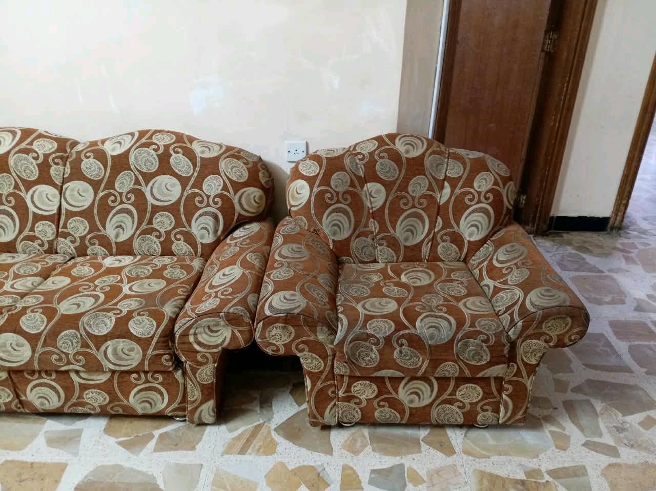مكانة الطالبية • كنب