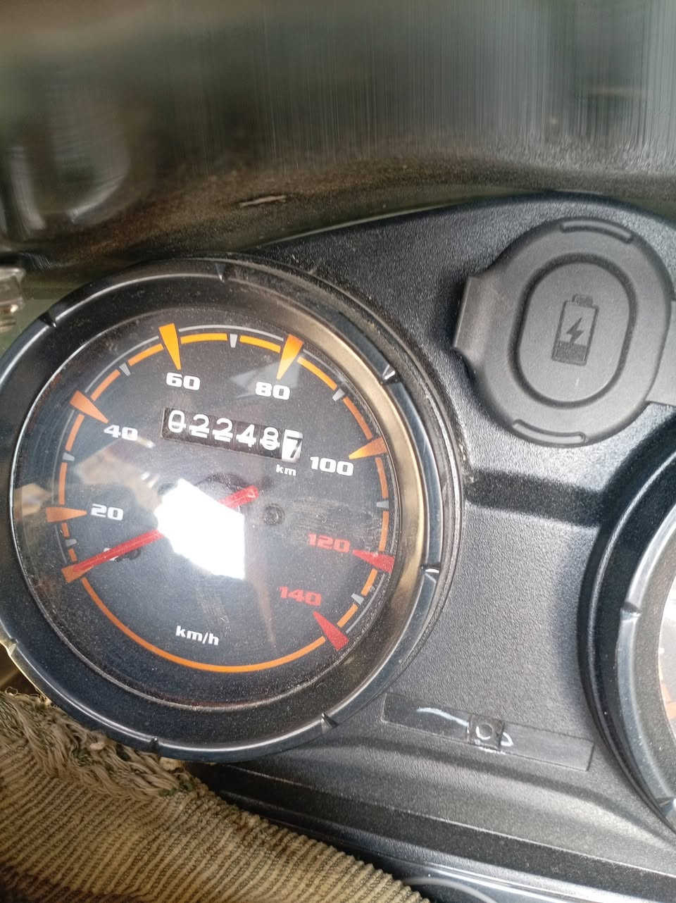 بوكسر للبيع حجم ١٥٠ موديل ٢٣ محرك يعتبر زيرو علسحك ٢٠٠٠ رقم ديالى سنوية بأسمي مشروع وطني وين ميعجبك تتحول كل نقص مابيها سبب البيع محتاج سعرها ٣٤٥٠ بيها شي بسيط للشراي اليريدها يتصل مامتواجد نت مكاني بغداد الزعفرانيه *********** هذه رقمي
