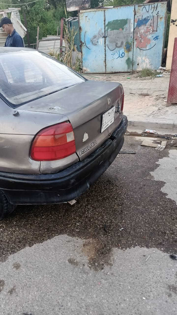 السلام عليكم اوبل استرا جنطه للبيع  موديل 1992 كفاله مكينه وكير وحداديه وتخم تاير كله جديد كهربائيات كلها شغاله مداور سنويه بسمك السعر 22وبيها مجال ما اتواجد ع فيس للاستفسار ***********
