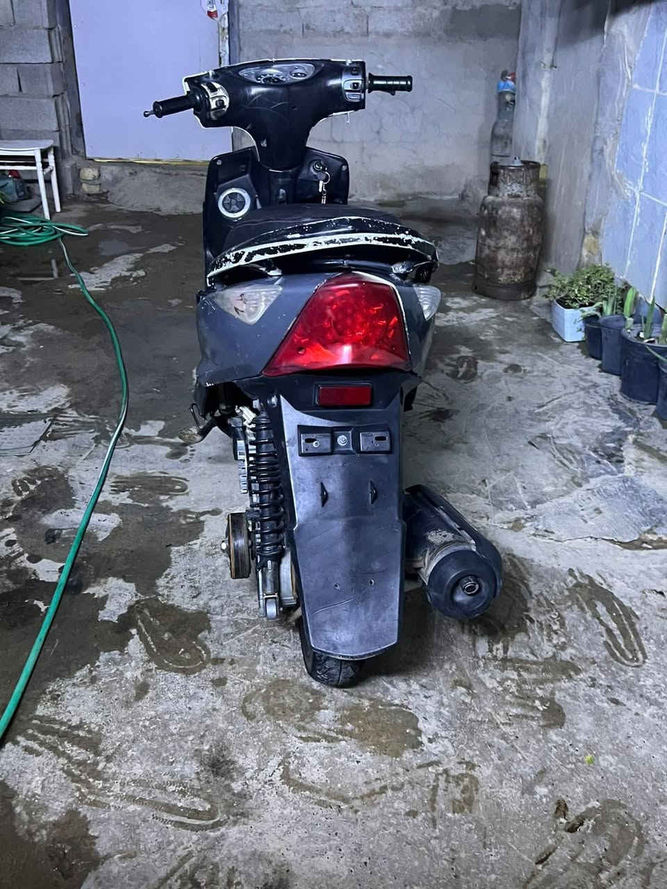سلام عليكم دراجة ثعلب للبيع سرعه 140 كهربائيات شغاله الدراجه نضيفه السعر 250 بغداد الشعب للاستفسار الاتصال على الرقم هاذا ***********
