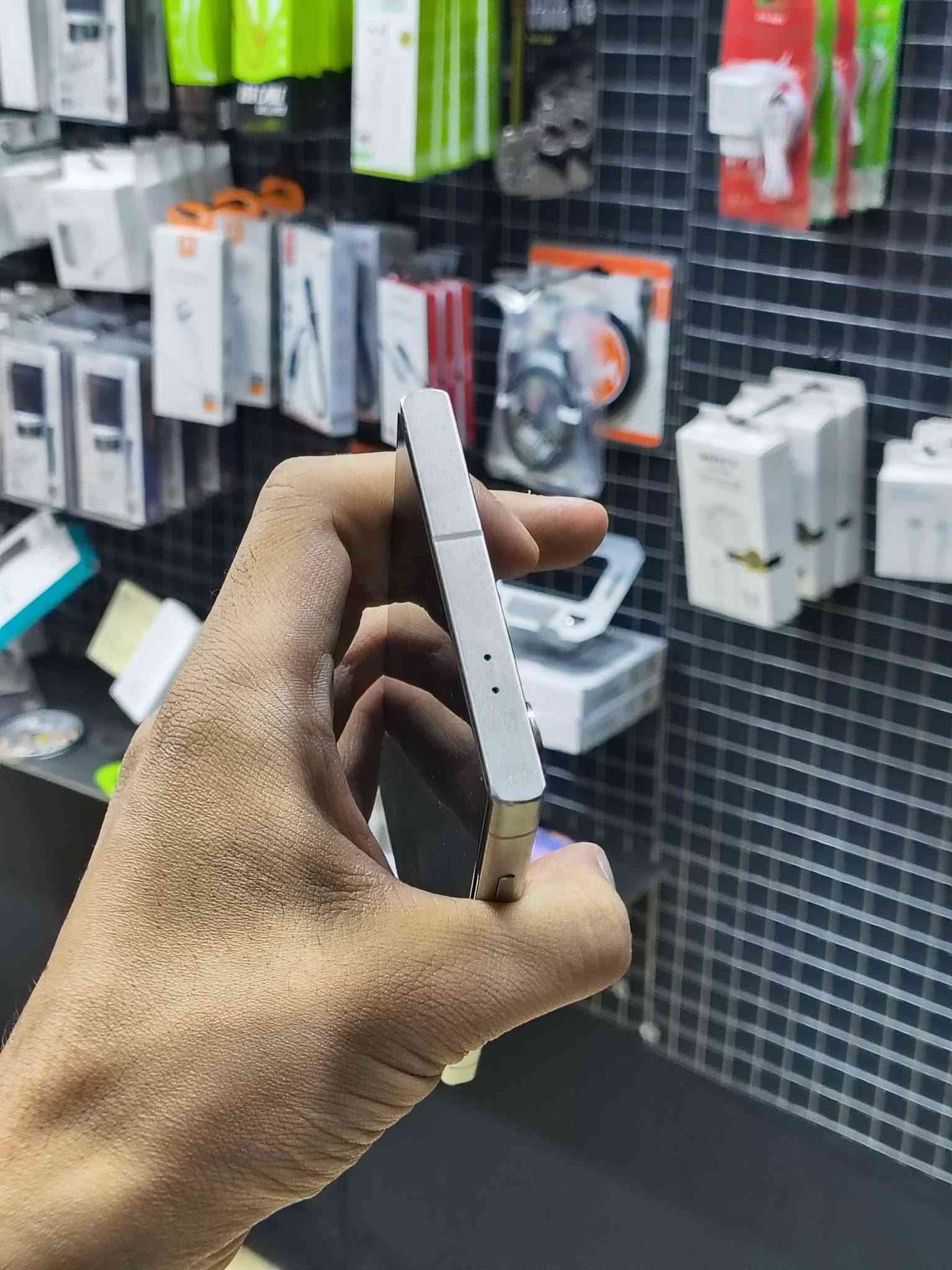 جالاكسي S24 Ultra • ٢٥٦ جيجا • كسر بالظهر