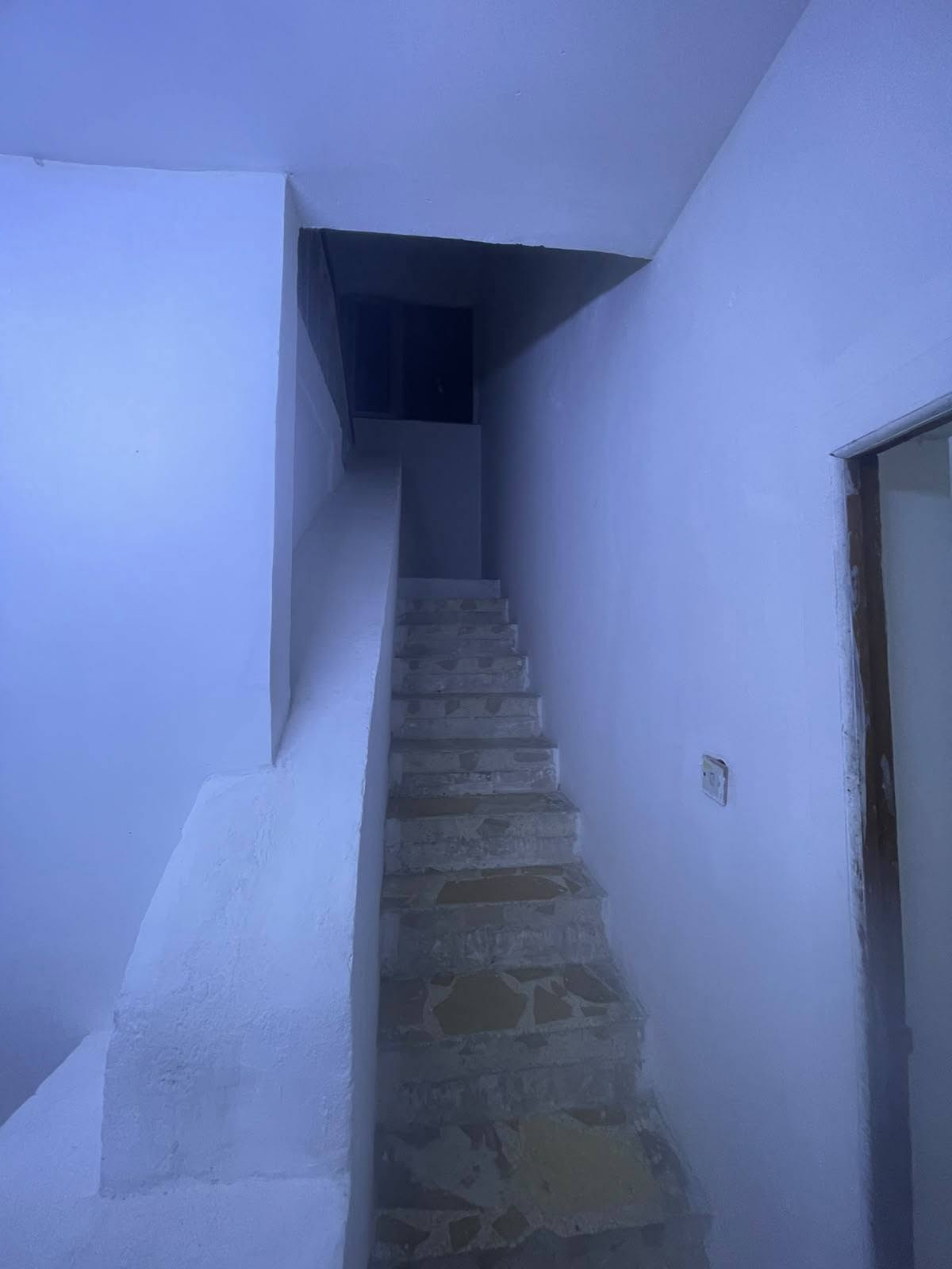 🏠 مشتمل للإيجار في السيدية
📍 طابق أول – معزول عزل تام
📐 المساحة: 300 متر

يتكون من: • غرف نوم عدد 2
• صالة
• مطبخ
• خدمات

📞 للتواصل: ***********
