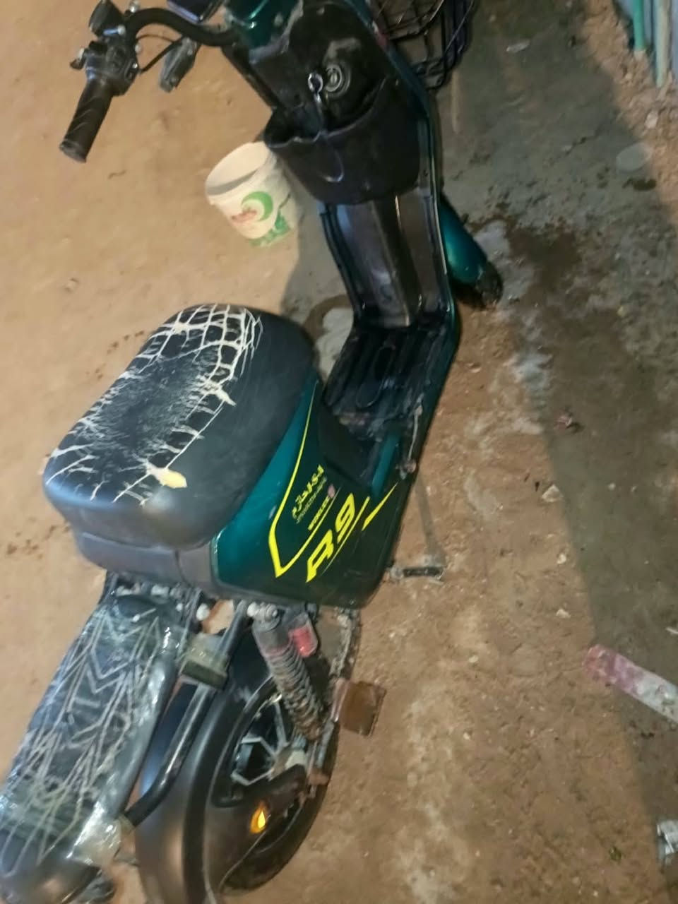 دراجه شحن لبيع بدون بطاريات كهربائياته شغله السعر ٢٠٠ وبيه مجال واتساب *********** البصرة, العراق
