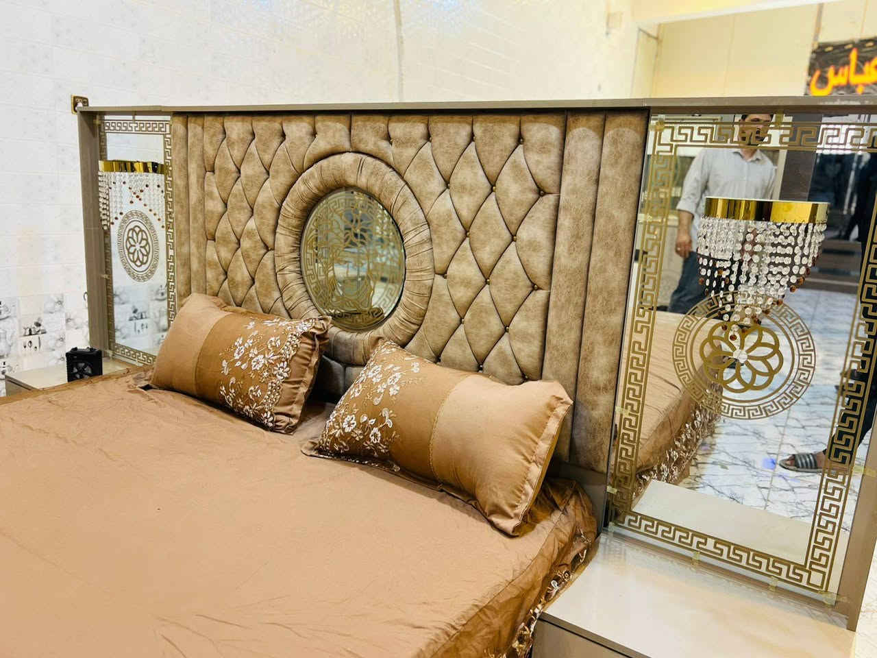 غرفة تركي ٩ قطع شرط النضافه والقوه والمتانه سعر مليون واصل. ***********
