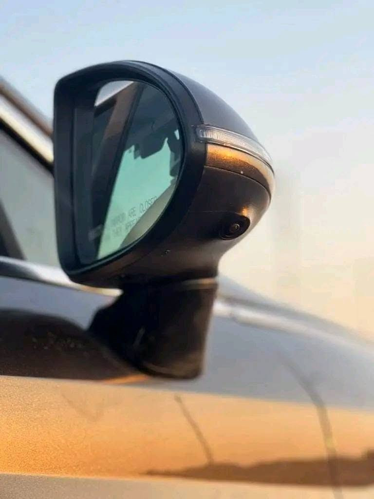 للبيع سيارة :( معوقين) هيونداي_سوناتا_فئة_لمتدد_LIMITED( أعلى فئة ) فول مواصفات 1/1
الضرر : صندوق فقط 

الرقم : مرقم بغداد معوقين ( شرط ضمان التحويل )
الايرباكات : بدون ضرر اي ايرباك 
نكفل السيارة من ( الشاصي ، الغرق و الايرباك واللغود) 

•المواصفات :
السيارة : هونداي سوناتا لمتدد لون رمادي 🩶
الموديل : 202‪2
المحرك : 1.6L توربو (اربعة سلندر)
العداد :57Km
حجم الويل : ويل كب حجم 19 مع طقم تايرات بحالة ممتازة
لايتات اربعة عدسات زينون اصل مع حاجب LED
بصمات عدد 2 للأبواب مع بصمة جنطة وبصمة تشغيل
قمارة بانوراما
حساسات في الجامه الامامي في نضام الامطار 
نظام الكاميرات الأربعة برؤية 360 درجة
رادار امامي مانع تصادم
حساسات ورادارات الانحراف عن المسار
حساسات ورادارات الاجتياز الجانبية (نقاط عمياء)
حساس امامي اصل
حساس خلفي اصل
شاحن واير ليس (لاسلكي)
شاشة الدشبول حجم كبير للتحكم بأيعازات السيارة
غرفة السيارة:كشنات السيارة جلد vipابيض
كشن ذاكرة (خزن ميموري) لكرسي السائق
تحكم فول كهرباء لكرسي السائق والراكب
تبريد وتدفئة لكشنات المقدمة
تدفئة بالستيرن
تبريد قطعتين امامي وخلفي
تحريك المركبة إلى الامام والخلف من خلال البصمة
سايد بريك دكمة
سستم صوت BOSE
اشاير بالمرايا الجانبية
تحكم ستيرن جهتين بلوتوث وحاكية وكروس سرعة وتحكم صوت 
شاشة داتا شو
نظام ABS مانع انزلاق
السعر.150 $  اتصل وتدلل
العنوان بغداد
***********‪
***********
متوفر واتساب
