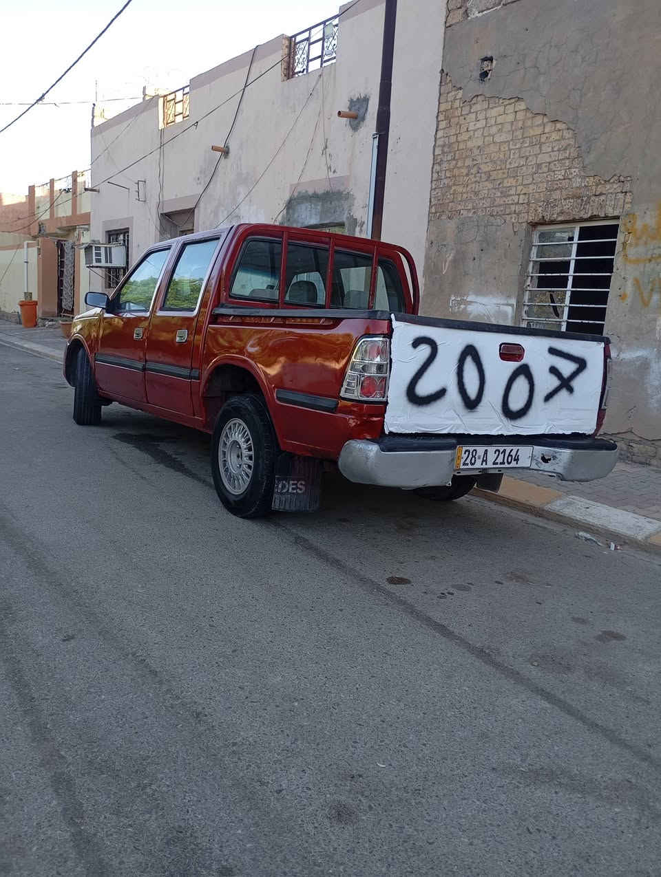 سلام عليكم بيع مستعجل سعر 38 وبي مجال 
كنو مديل 2007 رقم انكليزي اتريد وكاله أو تحويل سنويه لل32 هزة جديد سياره بلاديه مابيهة لا طخه ولا كلبه بس مرشوشه للجماليه 
 كير ومحرك تواي مكفولات لا صرف ولا بخار صدر جديد دواخلهة كلهة مدوشمه جلد تايرات اربع جدد اسبير كامل پور جديد سياره جاهزة للئخير كهربائيات كلهن شغاله كشنات كهربائي سياره مال جناي ناعمه بلشارع 
مكان السياره ديالى سعديه 
***********
