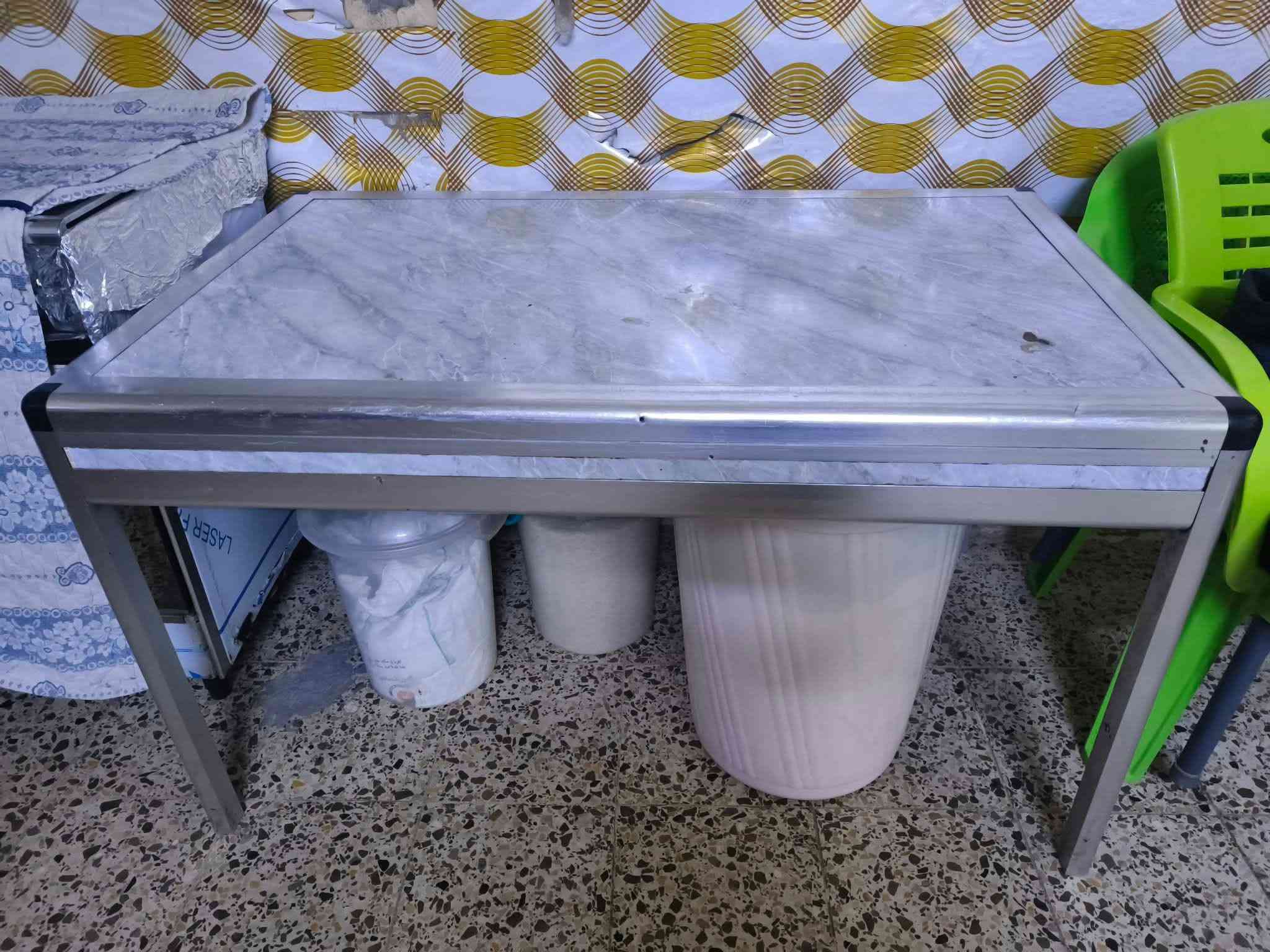 غرفه • طباخ كرايزي • فلوجه