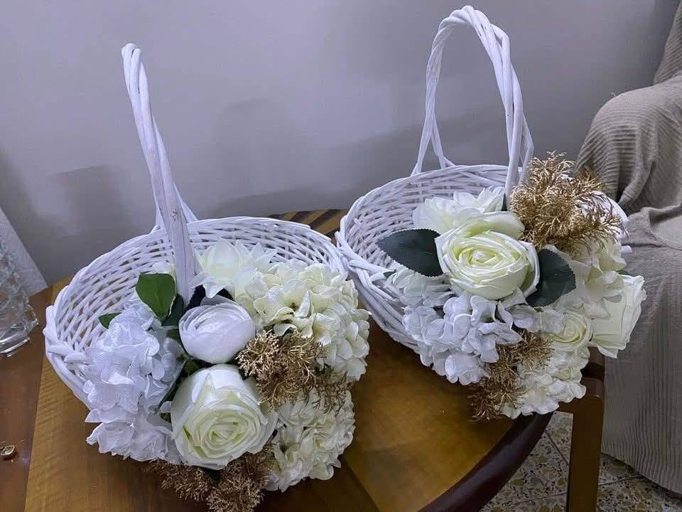 سلات مهر 3 احجام كبيره وصغيره وسط 
ب30 الف مع التززين نظيفات جدا
السيديه 
***********

