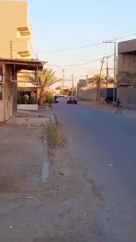 السلام عليكم
دار ركن للبيع الموقع الرمادي بداية ال٥ كيلو. 
قرب مركز الحرية وكلية الادريسي الجامعة.

المساحة الكلية220.

الدار يتكون من مطبخ (3×5) وديوانية( 4×7) وصالة (5×7) وغرفة (4×5) وغرفة ثانية(4×5) الارضية كاشي مرمر والسطح شتايكر البيت كامل من كلشي الدار طابق ونص.
ملاحظة : الدار للبيع مع الاثاث. 
السعر 180 مليون وبي مجال.
للاستفسار على الارقام :
***********
***********
الرجاء التواصل على الارقام فقط.
