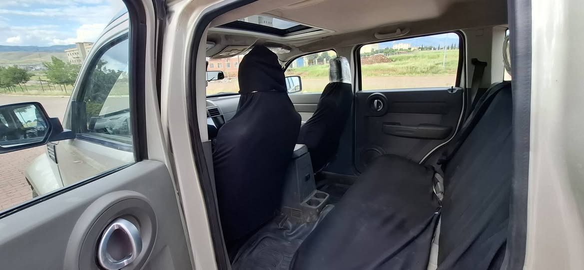 السلام و عليكم
للبيع و مراوسه فقط برقم شيمالي
دوج نيترو موديل 2008 
كير و مكينه مكفولات
سياره مكفوله من الضربه و الصبخ
كهربائيات بلادي باتري جديد 
مواصفات
سلايت تبريد جام كهربائي
شاشه سمارت كبيره+كاميره 
رقم اربيل تحويل و غرامه شرط
مكان السياره دهوك قضاء عقره
السعر 85
للاستفسار الاتصال 
واتساب ***********
            ***********
