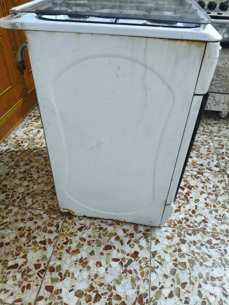 طباخ 4 مشاعل نضيف جدا الحله نادر الثالثه السعر 75 فرنين يشتغلن عيون نار زكه نادر الثالثه ***********
