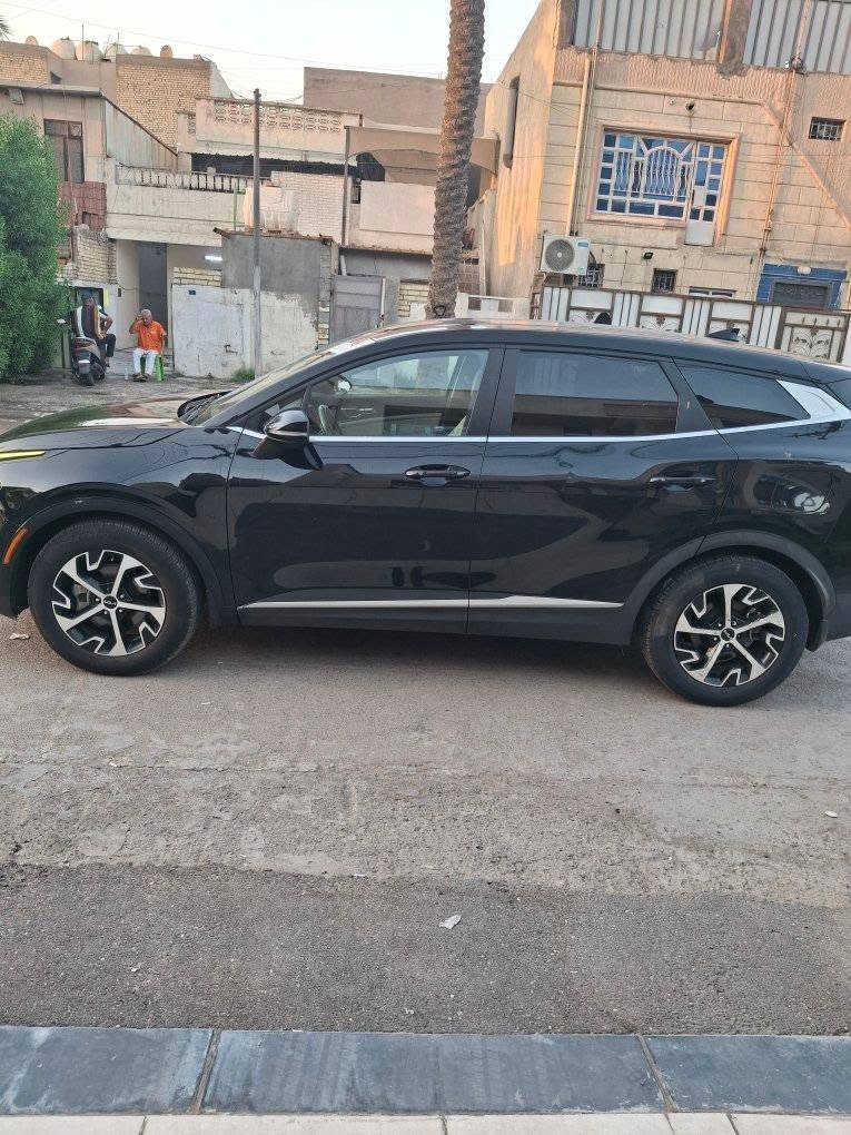 كيا سبورتج 2024 EX رقم بغداد 
مواصفات بصمة وتشغيل عن بعد
شاحن لاسلكي
هاندبريك دكمة كهربائي
كشن جلد كهربائي
اشارات بالمري
رادارات جانبية
تحديد مسار
كروز قفل السرعة
حساسات امامي خلفي 
السعر 178 موبايل ***********
