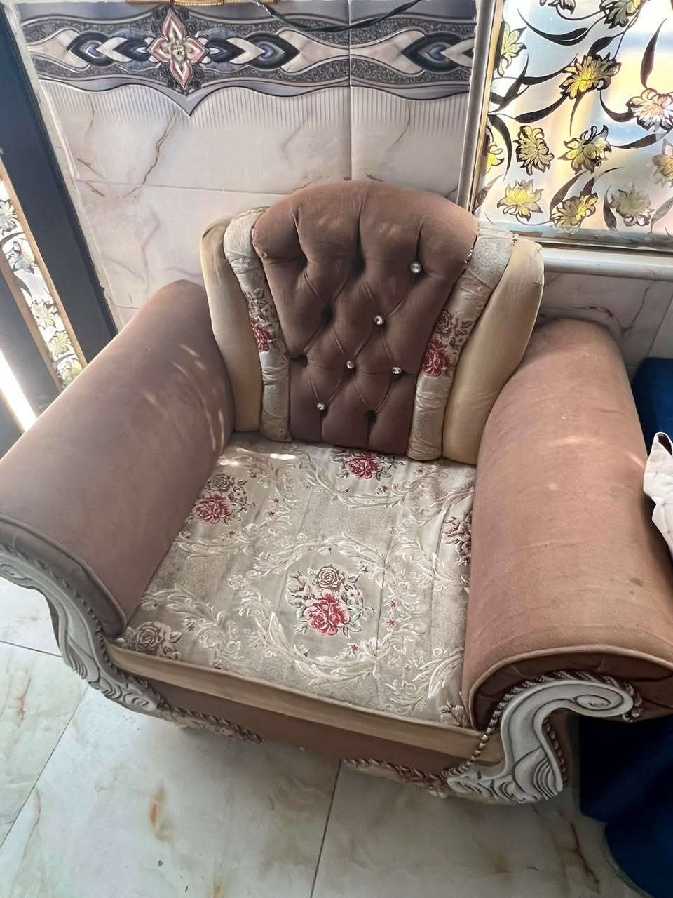 نص تخم تركي 3 قطع قنفه وكراسي ثنين نضيف مابي ضرر تسكام مكاني حي ميسان واكو توصيل 🚚وأتساب ***********
