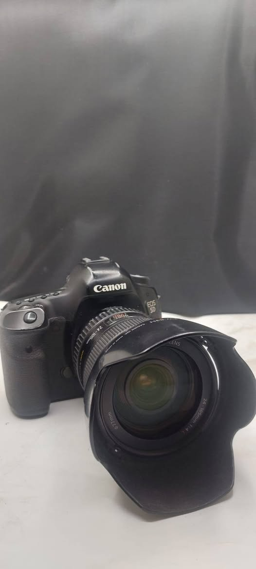 كانون 5D Mark III • عدسة 24-120 • الامين الثانية