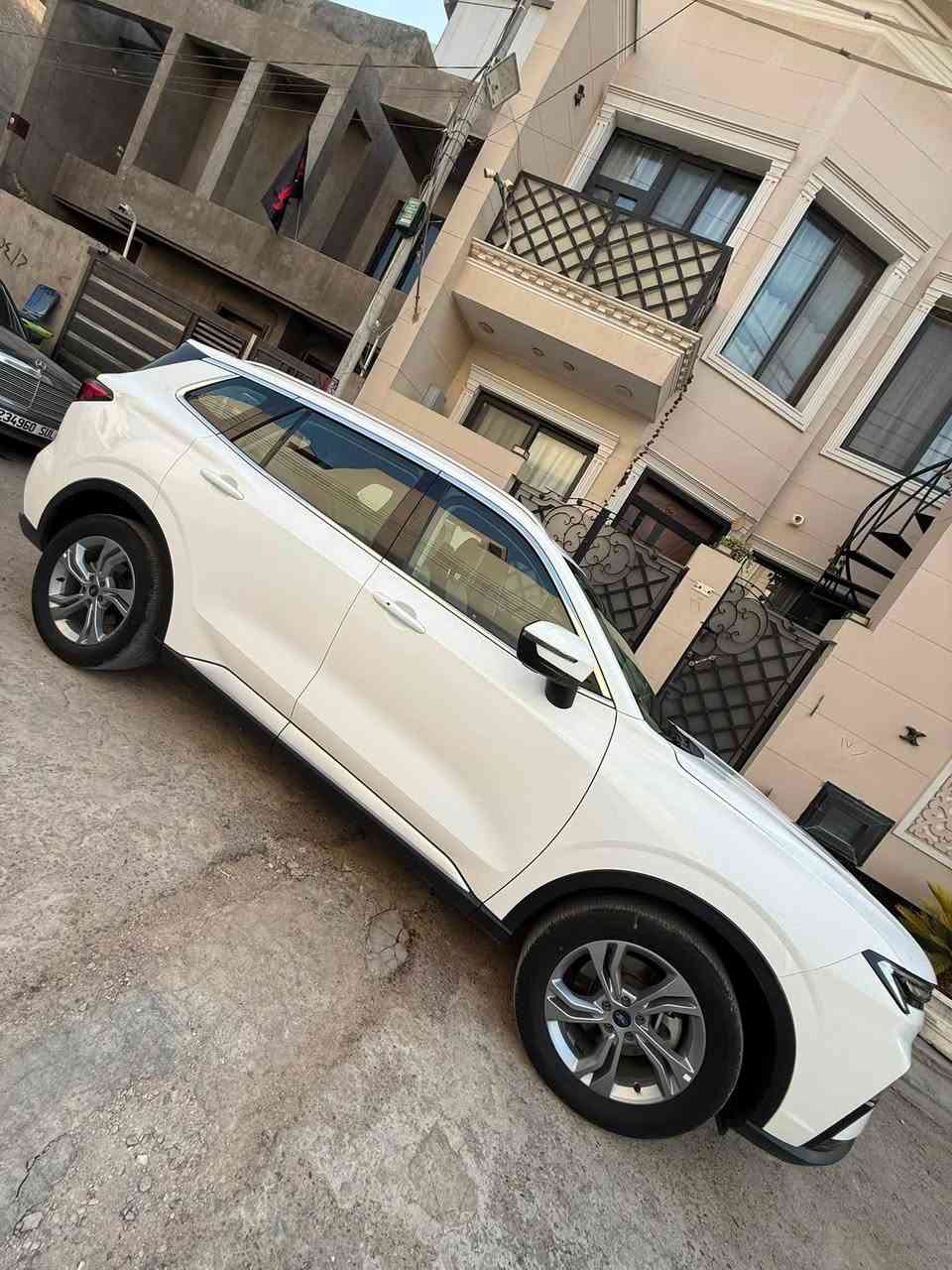 🚗 للبيع | فورد تيريتوري 2024 – فئة ترند استلام 2025

✨ اللون: أبيض 
📅 الموديل: 2024
🚘 الفئة: Trend
📍 الممشى: 35,000 كم فقط

🛡️ ضمان شركة القاصد ساري وباسمي

المواصفات والإضافات:
✅ دواشم أرضية جلد فاخر
✅ كشنات (مقاعد) جلد فاخر
✅ تغليف الجناح الخلفي (الشنطة) لحماية الأرضية
✅ بانوراما
✅ السيارة نظيفة جداً من الداخل والخارج
✅ جميع الصيانات الدورية منتظمة
✅ جاهزة للفحص بأي مكان والباقي الأمور معروفة من شاشات مساند
✅ كامرة حساسات المواصفات المعروفة

💰 السعر المطلوب: 29,000,000 دينار عراقي (قابل للتفاوض للجادين)

👨‍🔧 الاسم: علي
📞 الهاتف: ***********-***********
📍 العنوان: بغداد

سيارة استخدام شخصي، نظيفة جداً ولا تحتاج أي مصروف،
