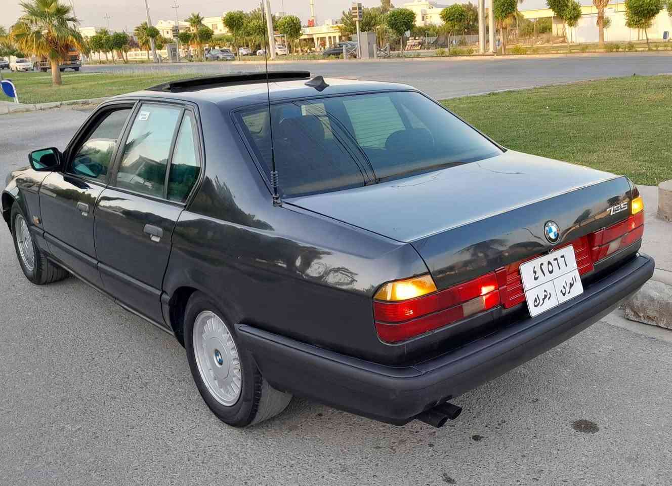 بي ام موديل 92 /735 / 6 سلندر
عام بخ جمالية 
كير و مكينه شرط
دبل جام 
تبريد عل سويج
سلايت جامات كهرب 
السياره جاهزه 
تحويل او وكاله مباشر
السعر 48 ومجال بسيط
مكان السياره زاخو
*********** تواساب
